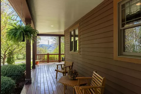 Exterior - 150 Fairfield Estates Dr, Raphine, VA 24472 photo 8 of 26