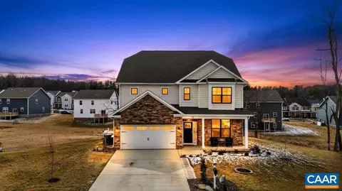 20 Avonwoods Ct, Staunton, VA 24401