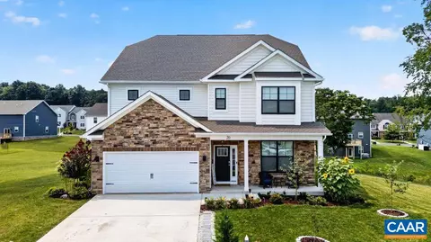 20 Avonwoods Ct, Staunton, VA 24401