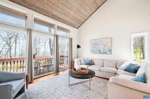 44 E Catoctin Dr, Wintergreen Resort, VA 22967