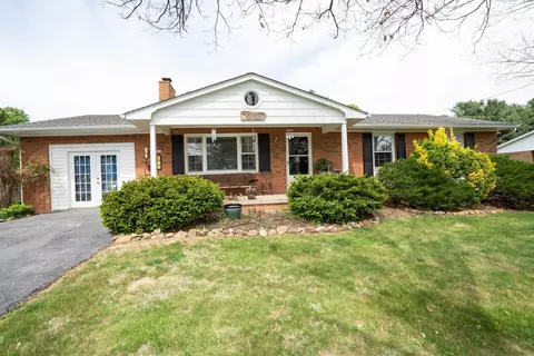 9839 Massanutten Ave, New Market, VA 22844