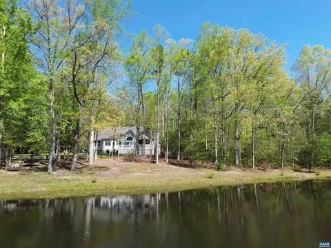 4410 Windsor Lake Dr, Louisa, VA 23093