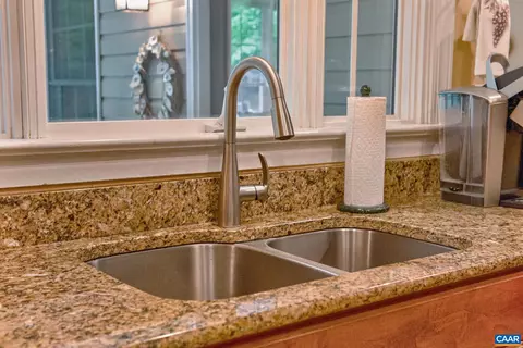 Kitchen - 10 Locks Rd, Palmyra, VA 22963 photo 6 of 7