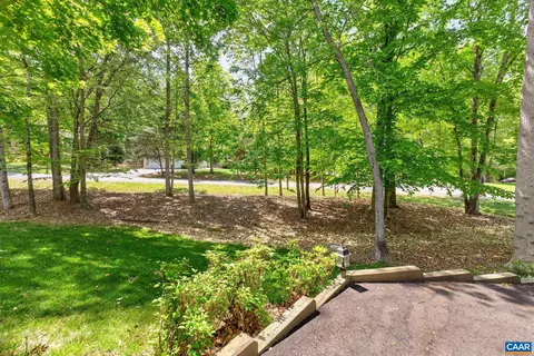 Exterior - 10 Locks Rd, Palmyra, VA 22963 photo 9 of 15