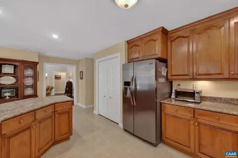 Kitchen - 10 Locks Rd, Palmyra, VA 22963 photo 4 of 7