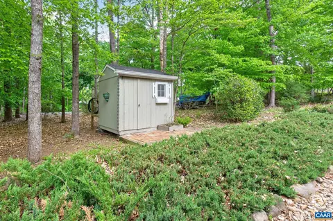 Exterior - 10 Locks Rd, Palmyra, VA 22963 photo 12 of 15