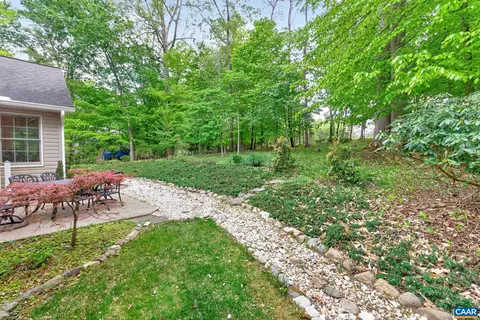 Exterior - 10 Locks Rd, Palmyra, VA 22963 photo 11 of 15