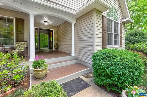 Exterior - 10 Locks Rd, Palmyra, VA 22963 photo 2 of 15