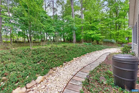 Exterior - 10 Locks Rd, Palmyra, VA 22963 photo 13 of 15