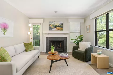 338 S Pantops Dr, Charlottesville, VA 22911