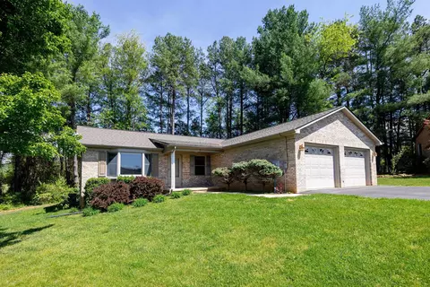 7 Blue Ridge Ct, Luray, VA 22835