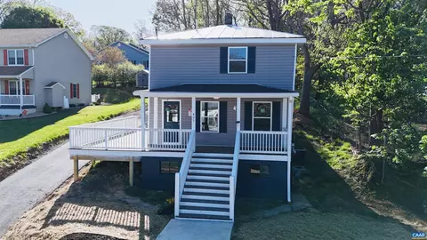 427 Montgomery Ave, Staunton, VA 24401