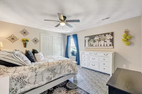 Bedroom - 649 Greyledge Rd, Buchanan, VA 24066 photo 6 of 8