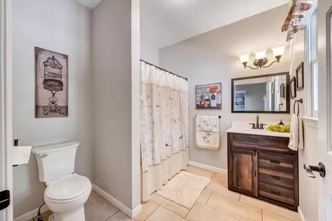 Bath - 649 Greyledge Rd, Buchanan, VA 24066 photo 5 of 9
