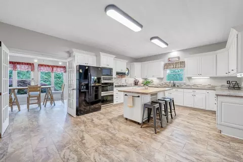 Kitchen - 649 Greyledge Rd, Buchanan, VA 24066 photo 2 of 7