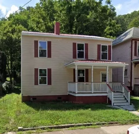 319 Roxbury St, Clifton Forge, VA 24422