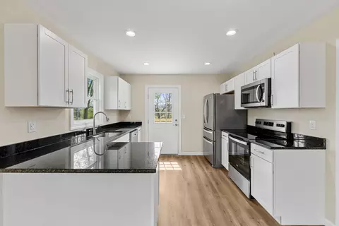 Kitchen - 7 W High St, Stuarts Draft, VA 24477 photo 3 of 11