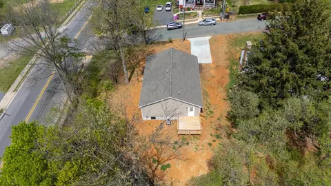 View/Area - 7 W High St, Stuarts Draft, VA 24477 photo 4 of 13