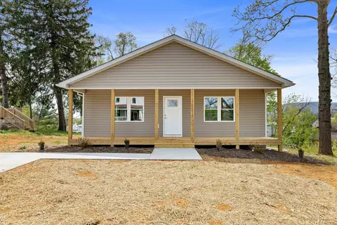 Exterior - 7 W High St, Stuarts Draft, VA 24477 photo 10 of 14