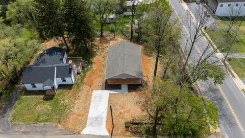 View/Area - 7 W High St, Stuarts Draft, VA 24477 photo 8 of 13