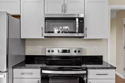 Kitchen - 7 W High St, Stuarts Draft, VA 24477 photo 8 of 11