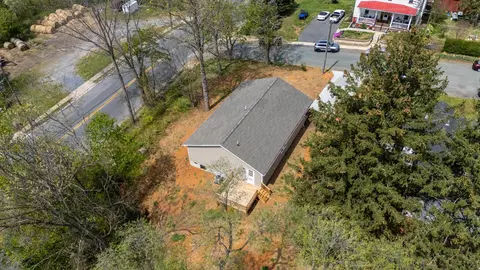 View/Area - 7 W High St, Stuarts Draft, VA 24477 photo 3 of 13