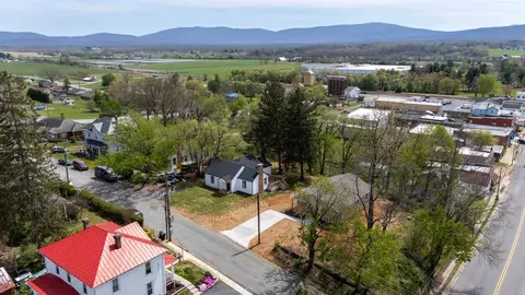View/Area - 7 W High St, Stuarts Draft, VA 24477 photo 11 of 13