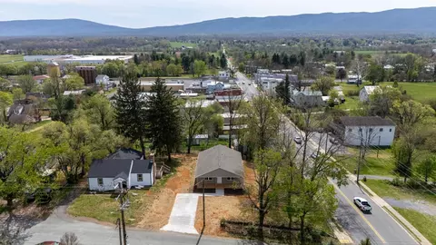 View/Area - 7 W High St, Stuarts Draft, VA 24477 photo 10 of 13