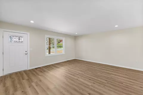 Living - 7 W High St, Stuarts Draft, VA 24477 photo 2 of 7