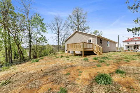 Exterior - 7 W High St, Stuarts Draft, VA 24477 photo 7 of 14