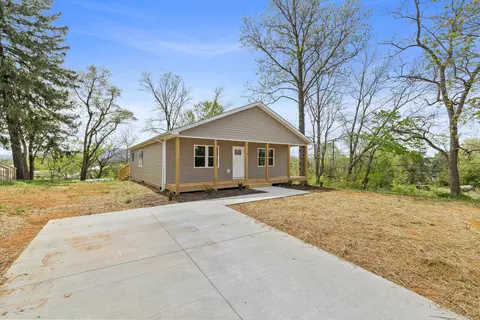 Exterior - 7 W High St, Stuarts Draft, VA 24477 photo 9 of 14