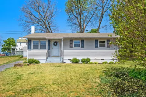 161 E Riverside Dr E, Timberville, VA 22853