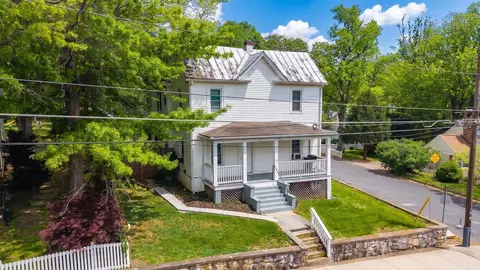 650 Alleghany Ave, Staunton, VA 24401