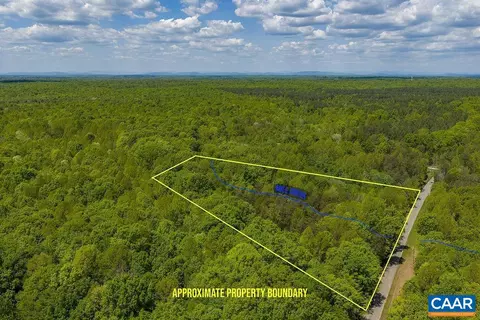 3850 County Line Rd, Kents Store, VA 23084