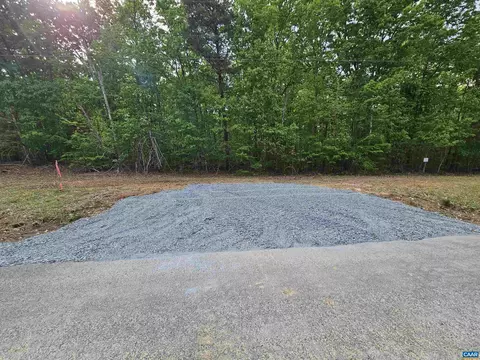 3 1 Ac Axtell Rd, Howardsville, VA 24562