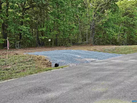 6 939 Axtell Rd, Howardsville, VA 24562