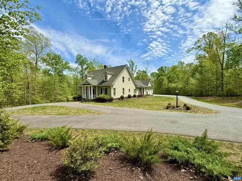 1025 E Pelham Dr E, Keswick, VA 22947