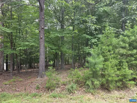 85 Laguna Rd, Palmyra, VA 22963 photo 2