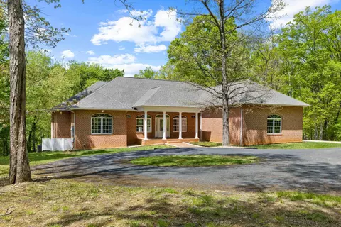 63 Stoneyridge Ln, Lyndhurst, VA 22952