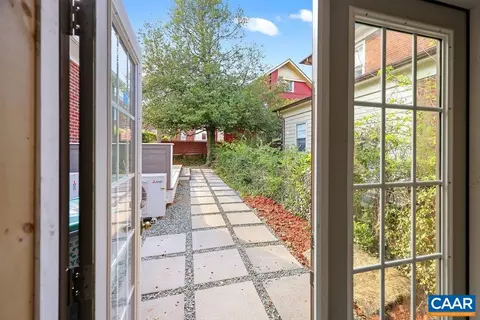 809 E Jefferson St, Charlottesville, VA 22902 photo 47