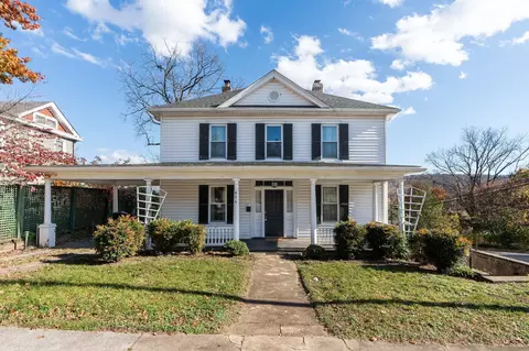476 Walnut Ave, Waynesboro, VA 22980