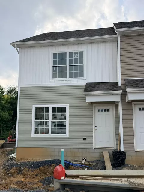 1621 Woodrow Cir, Harrisonburg, VA 22802