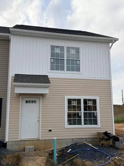 1613 Woodrow Cir, Harrisonburg, VA 22802