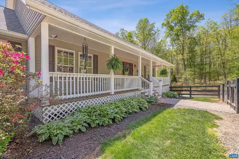 1070 Loving Rd, Zion Crossroads, VA 22942