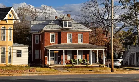 316 N High St, Harrisonburg, VA 22802