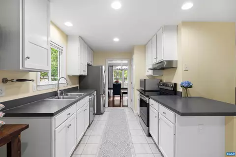 Kitchen - 7 Ashcake Ter, Palmyra, VA 22963 photo 3 of 3