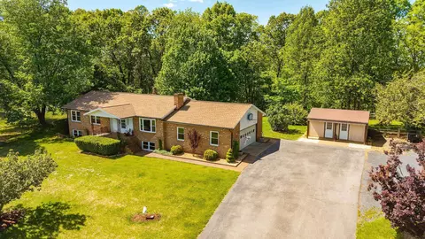 2061 Old Greenville Rd, Staunton, VA 24401