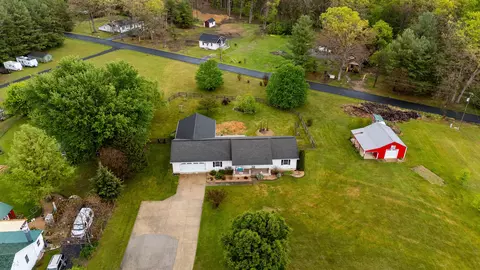 1582 Howardsville Tpke, Stuarts Draft, VA 24477