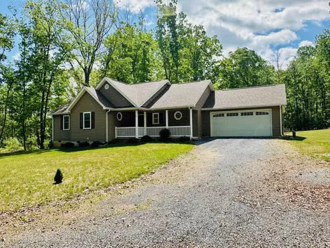 24 Hokie Ln, Stuarts Draft, VA 24477