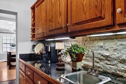 Kitchen - 552 Chestnut Ave, Waynesboro, VA 22980 photo 6 of 8